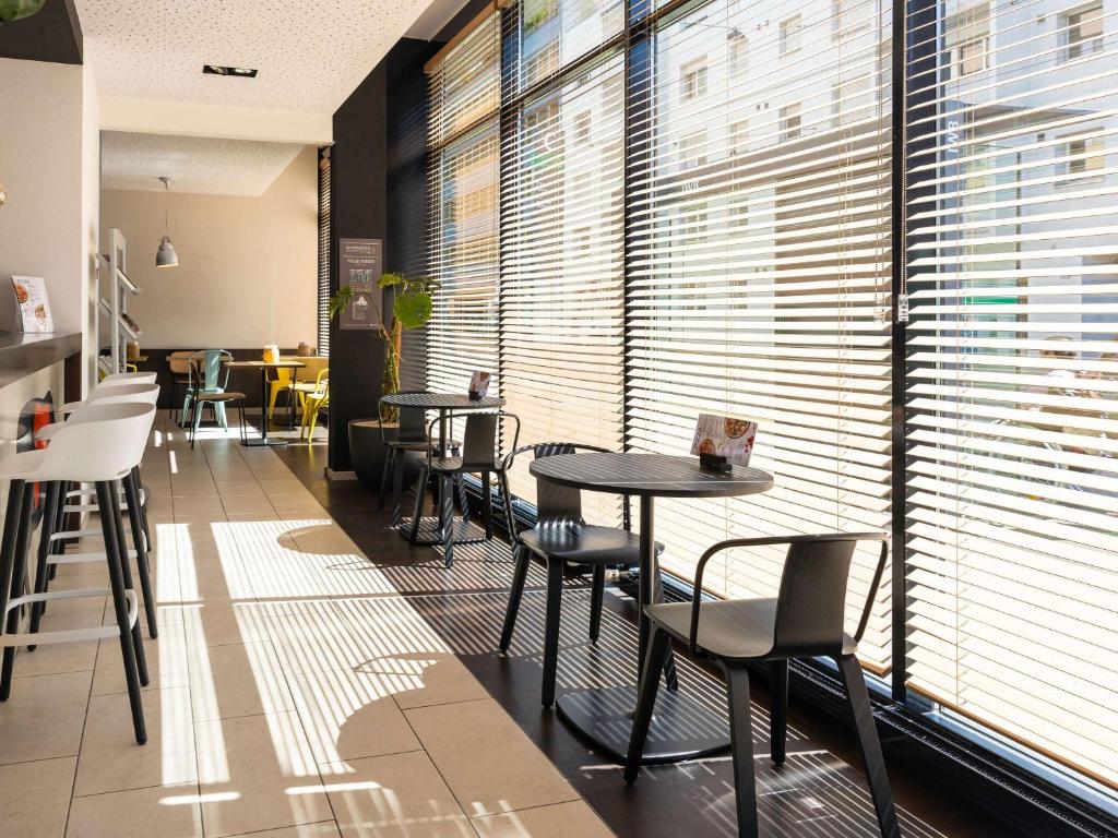 Istumisnurk majutusasutuses ibis Basel Bahnhof