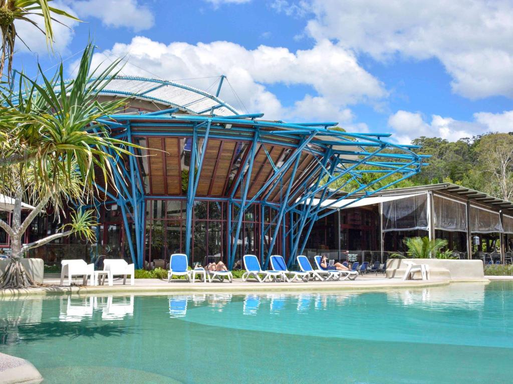 Bazén v ubytování Kingfisher Bay Resort nebo v jeho okolí