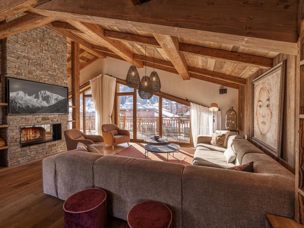 Posedenie v ubytovaní Chalet de Luxe avec Piscine et Sauna, Proche des Pistes à Courchevel - FR-1-568-33