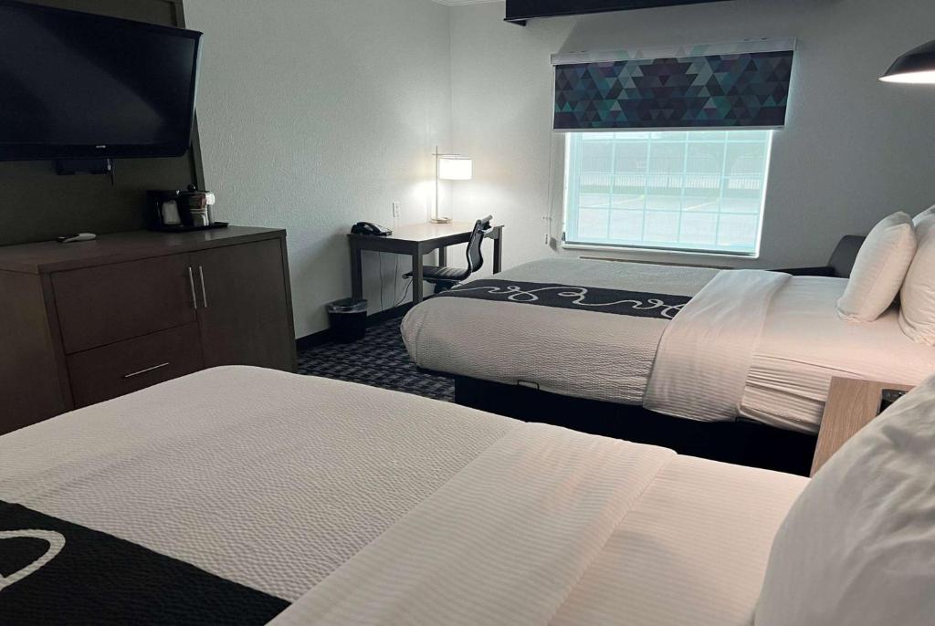 La Quinta by Wyndham Dalhart - Deluxe Queen Room With Two Queen Beds