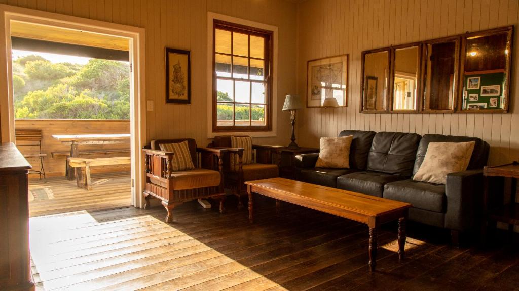 Milkwood Cottage - Seaview Serenity - Image 15