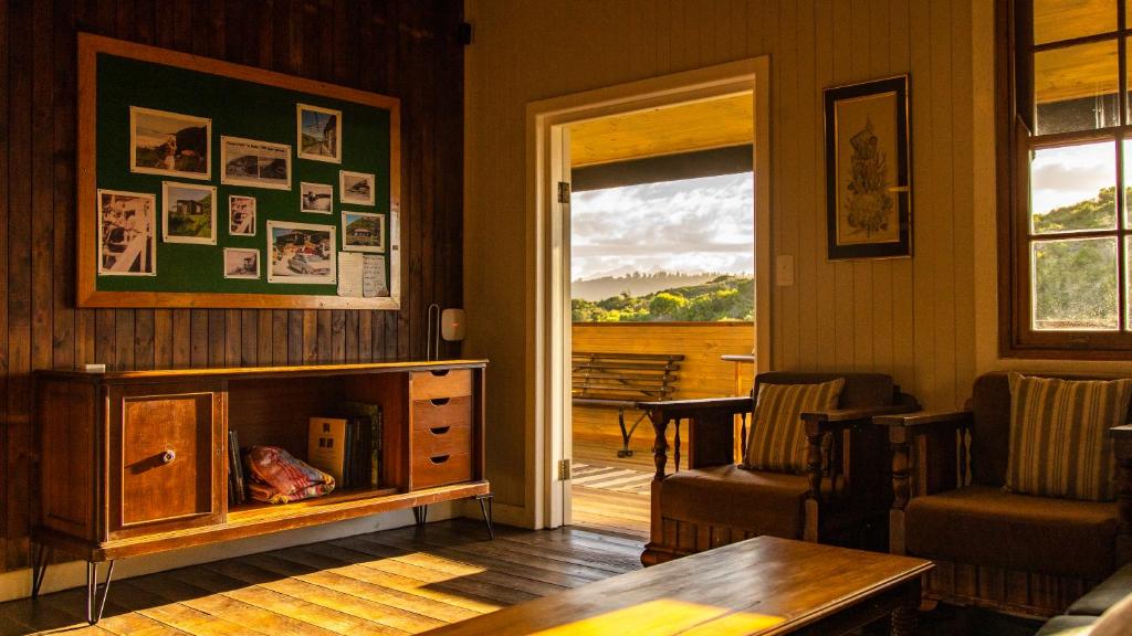 Milkwood Cottage - Seaview Serenity - Image 18