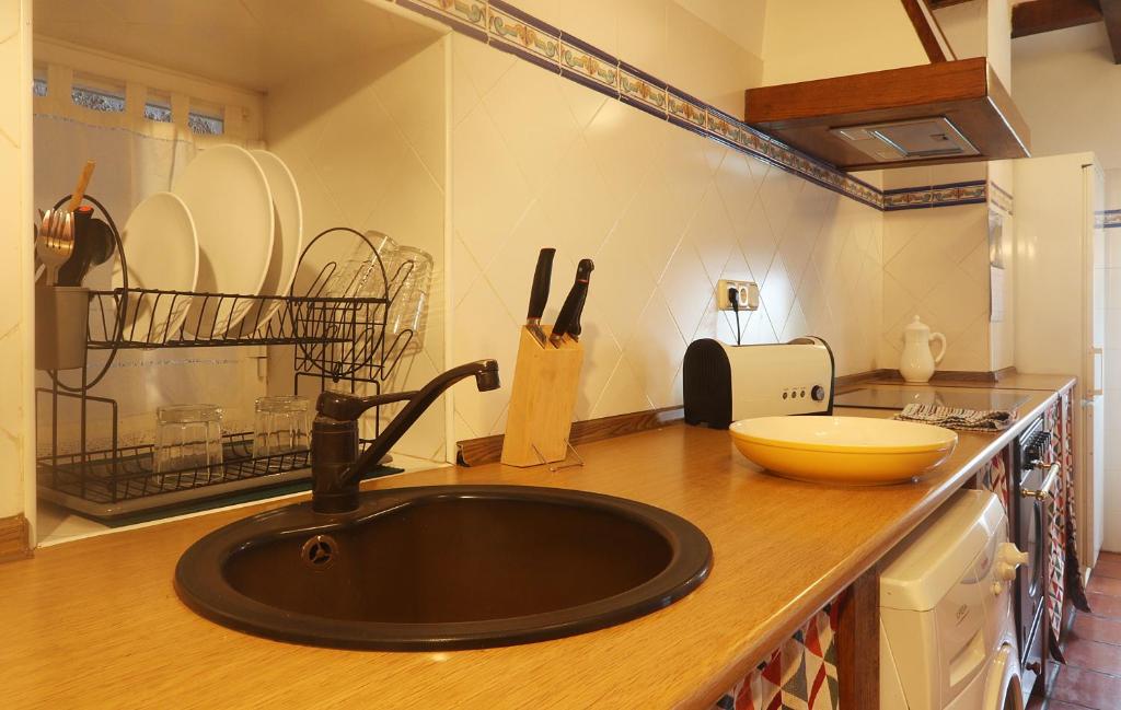 Kuchyň nebo kuchyňský kout v ubytování Olatuenea casa rural
