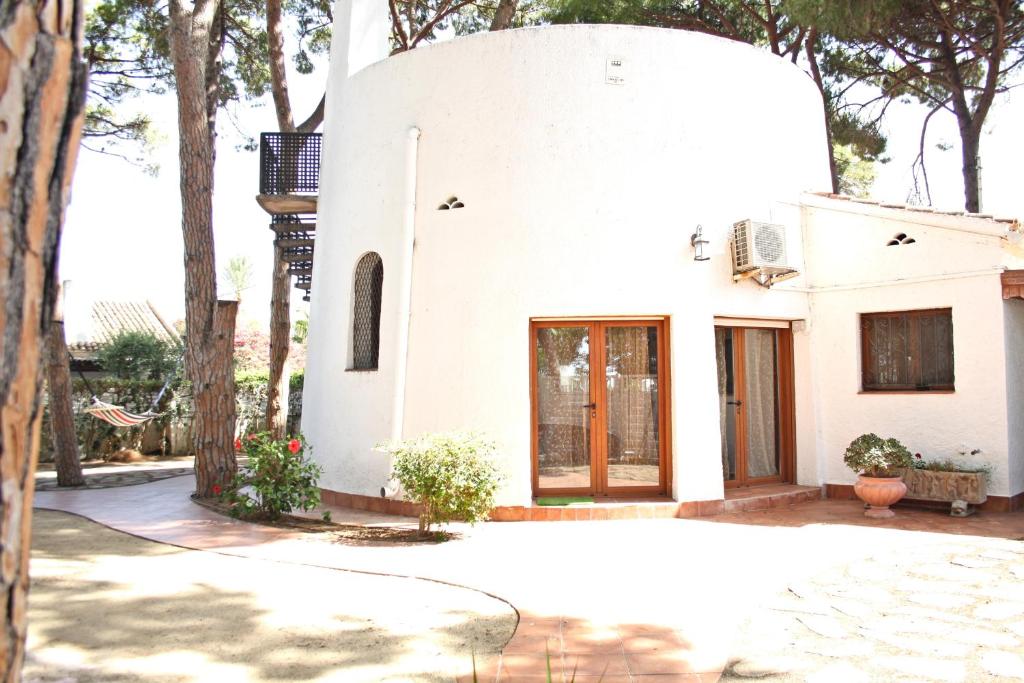 LaTorre seafront villa