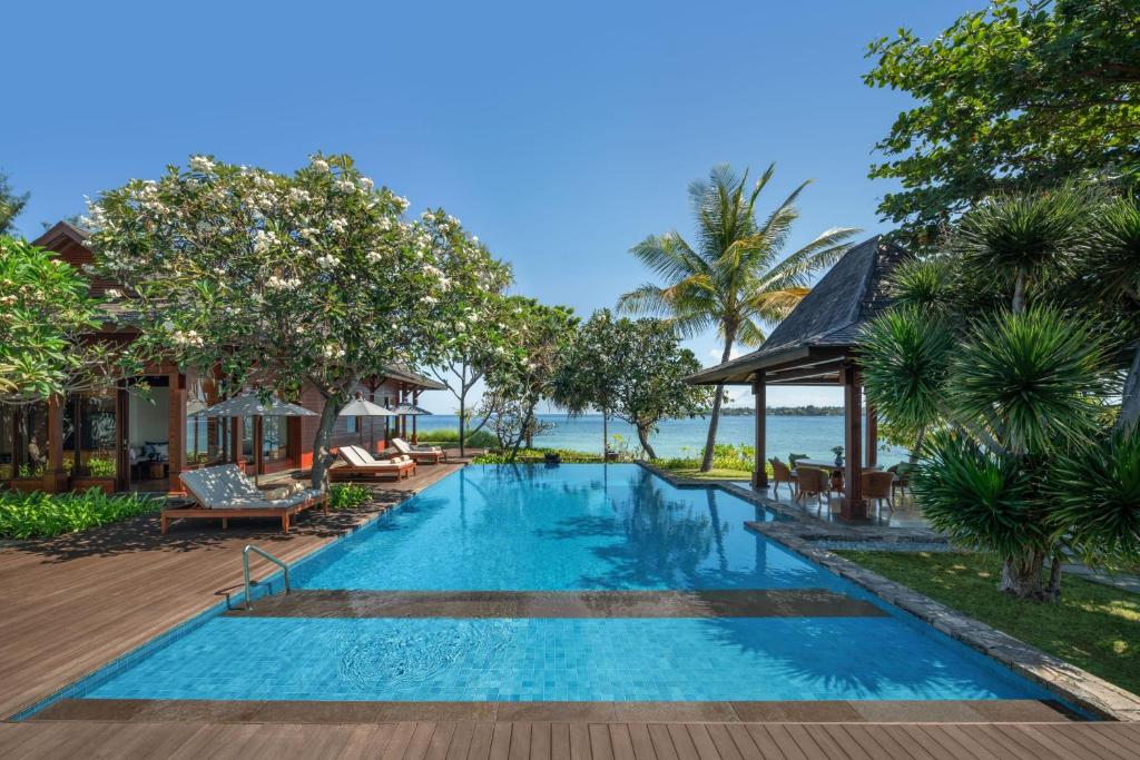 Bazén v ubytování The Sira, a Luxury Collection Resort and Spa, Lombok nebo v jeho okolí