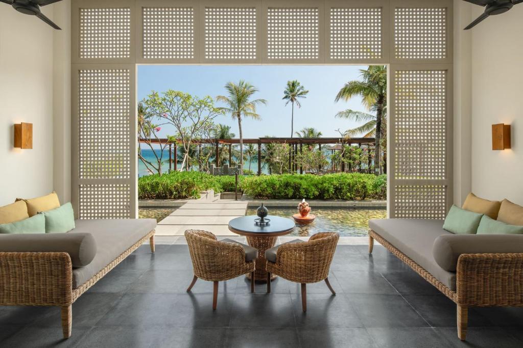 Posezení v ubytování The Sira, a Luxury Collection Resort and Spa, Lombok