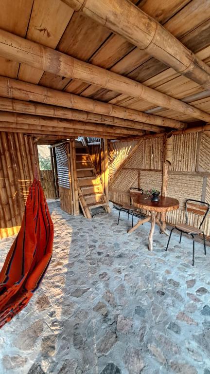 Rõdu või terrass majutusasutuses Los Nevados Ecolodge