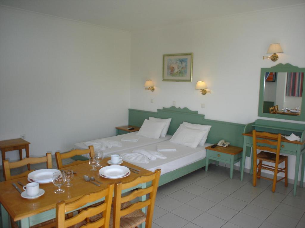 Andromeda Hotel Apartments - 7