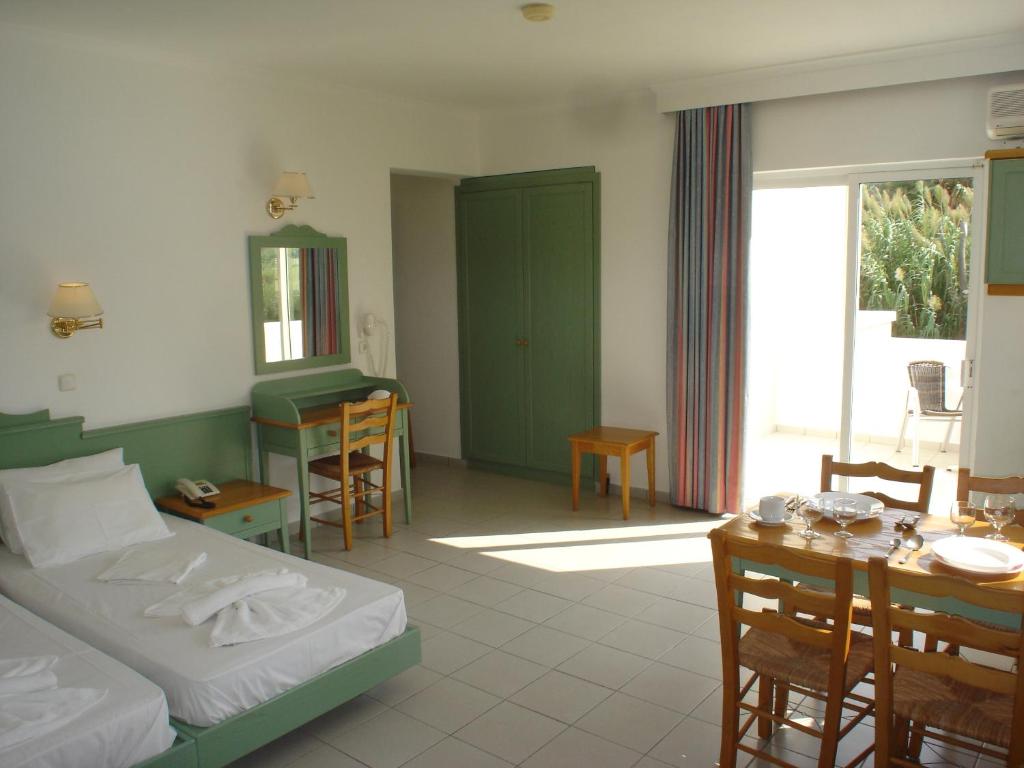 Andromeda Hotel Apartments - 6