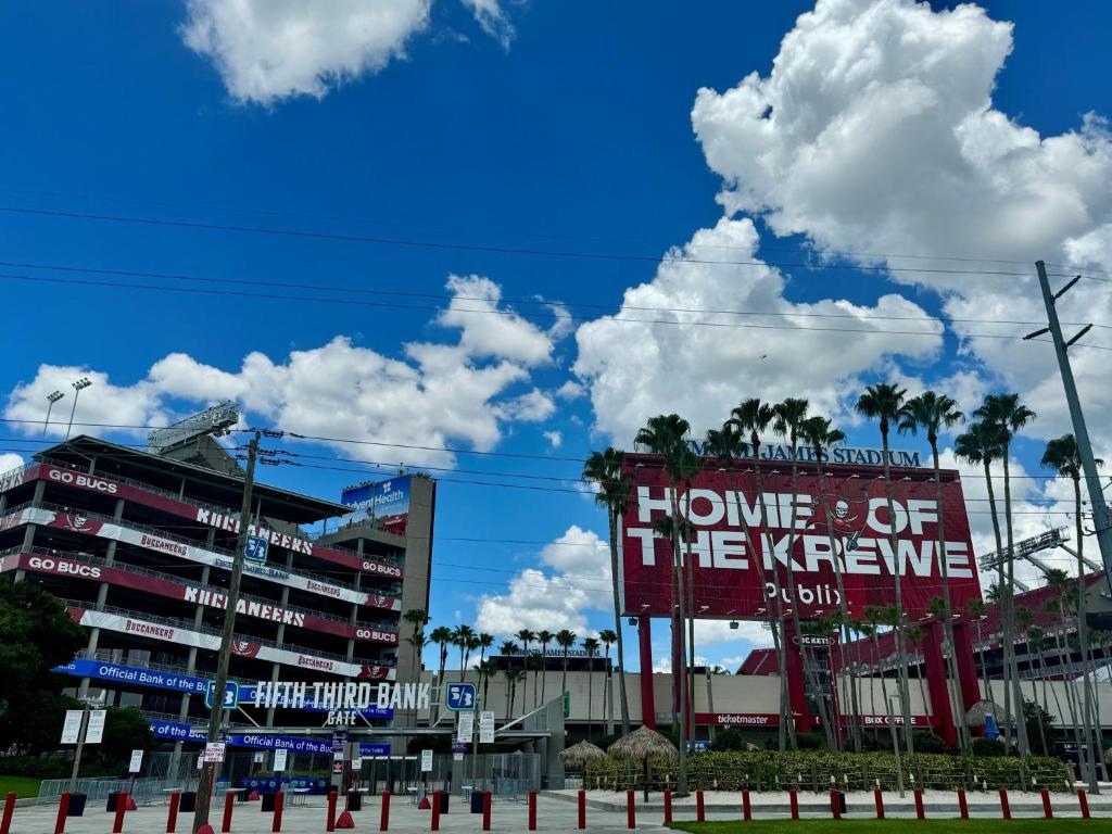 Holiday Inn Express & Suites Tampa Stadium - Airport Area by IHG photo