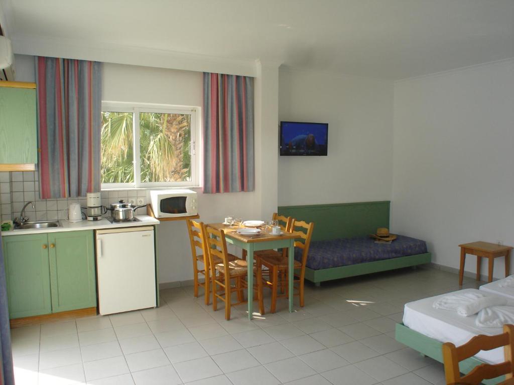 Andromeda Hotel Apartments - 8