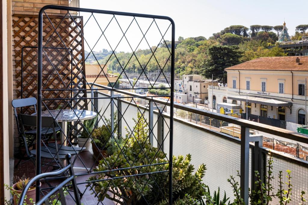A balcony or terrace at La Stazione Del Vaticano