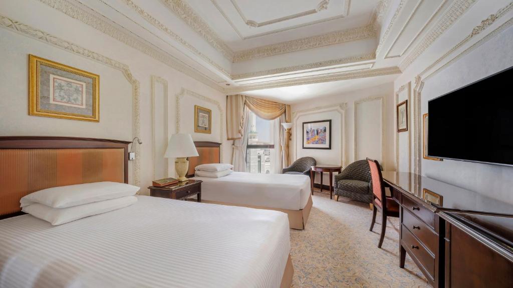 Postel nebo postele na pokoji v ubytování Dar Al Tawhid Intercontinental Makkah by IHG