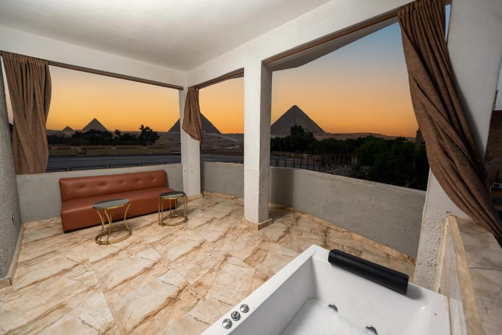 Nespecifikovaný výhled na hory nebo výhled na hory při pohledu z hotelu