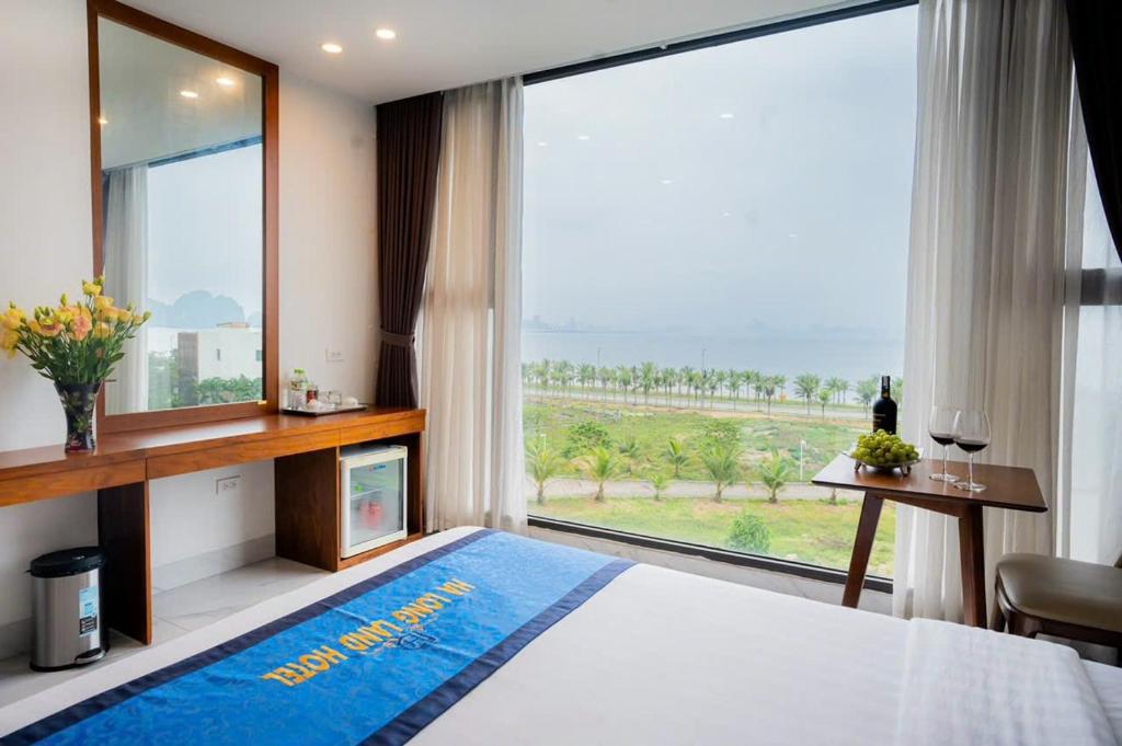 Hạ Long Land Hotel - 1