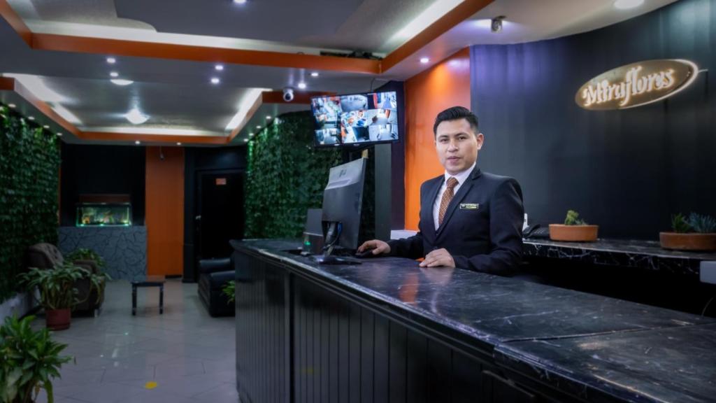 Členové personálu v ubytování Hotel Miraflores