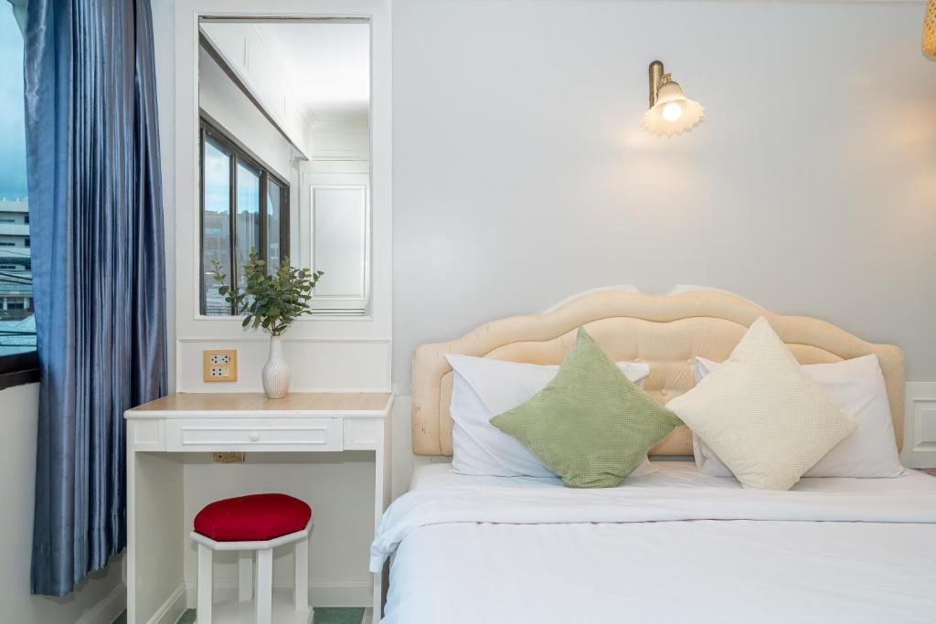 Patong Social Hotel & Restaurant - Resim 12