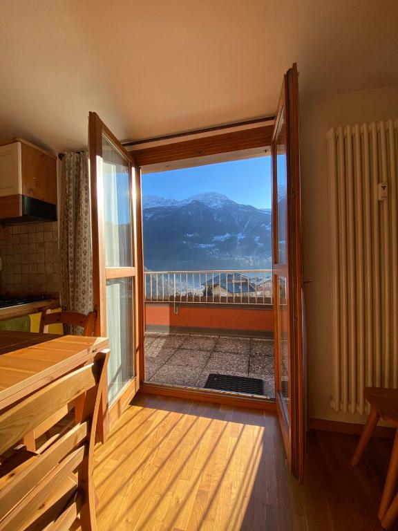 Nespecifikovaný výhled na hory nebo výhled na hory při pohledu z apartmánu