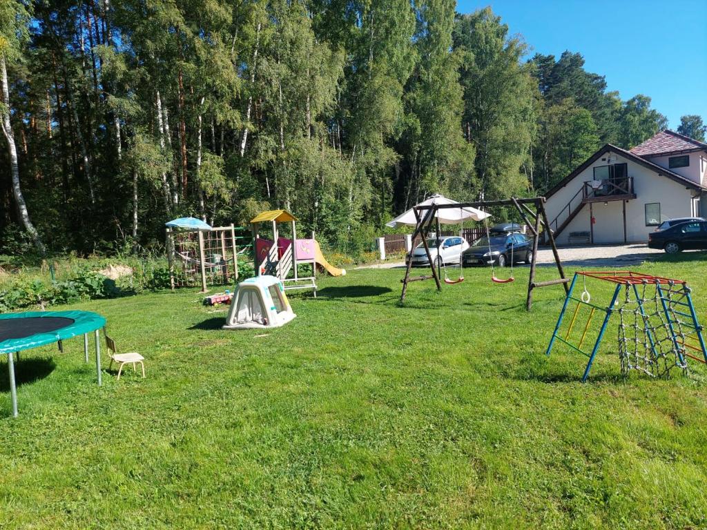 Herní místnost nebo prostor pro děti v ubytování Apartamenti ar verandu diviem cilvēkiem