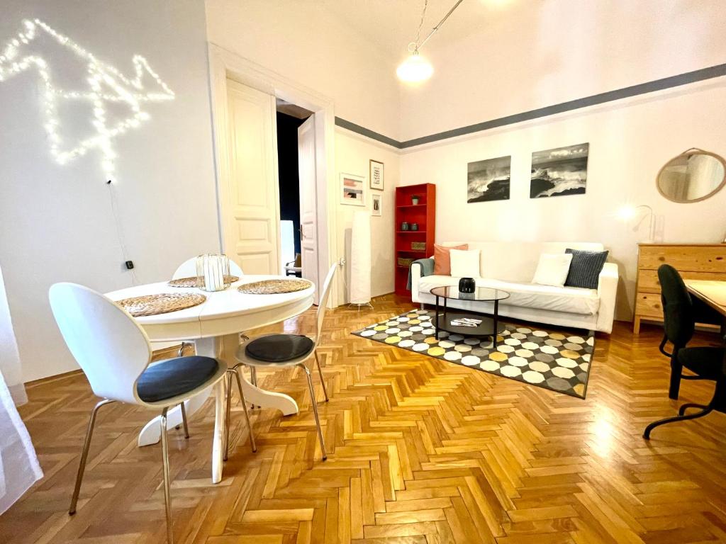 Fanni's Cosy Home Express Apartment in the City Centre 1064 Budapest, Podmaniczky utca kép - 1