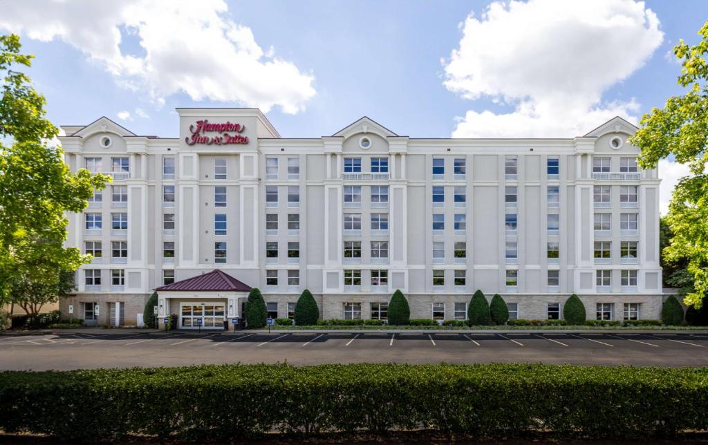 Hampton Inn & Suites Raleigh Cary Lenovo Center, Cary