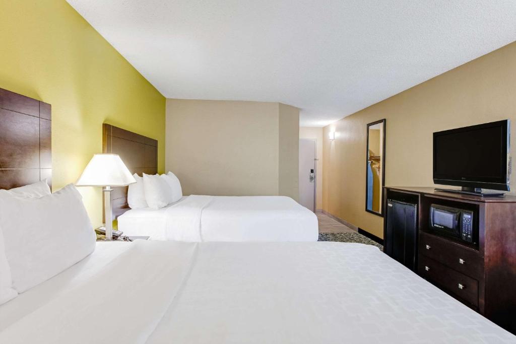 Clarion Inn Asheville Airport photo
