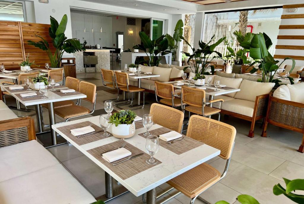 Restaurace v ubytování MB Hotel, Trademark Collection by Wyndham