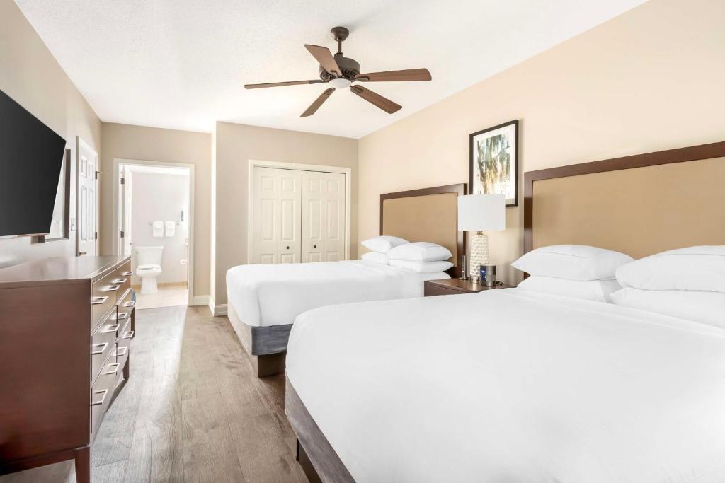 Postel nebo postele na pokoji v ubytování Hilton Grand Vacations Club Anderson Ocean Myrtle Beach