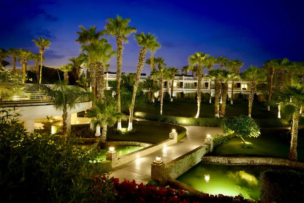 Бассейн в Monte Carlo Sharm Resort & Spa или поблизости