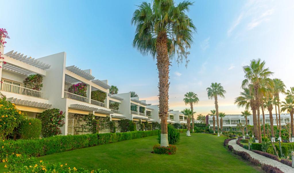 Сад в Monte Carlo Sharm Resort & Spa