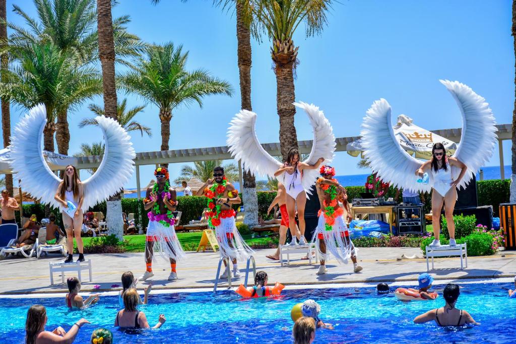 Бассейн в Monte Carlo Sharm Resort & Spa или поблизости