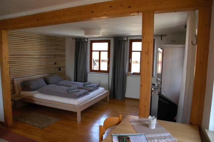 Gästehaus PALATINAS - Familiekamer Met Badkamer
