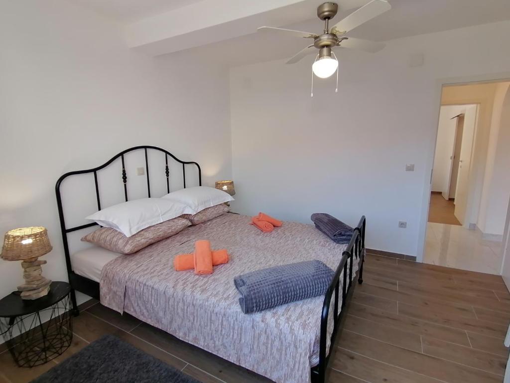 Postel nebo postele na pokoji v ubytování House FIDULIĆ - apartment RUSTIC