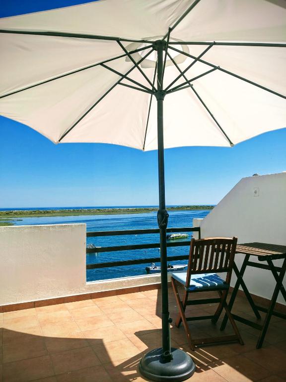 Cabanas beach front-line seaview apartment