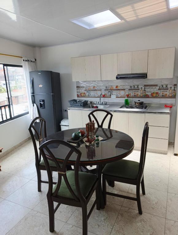 Köök või kööginurk majutusasutuses Comodas y agradables Habitaciones en Chipre