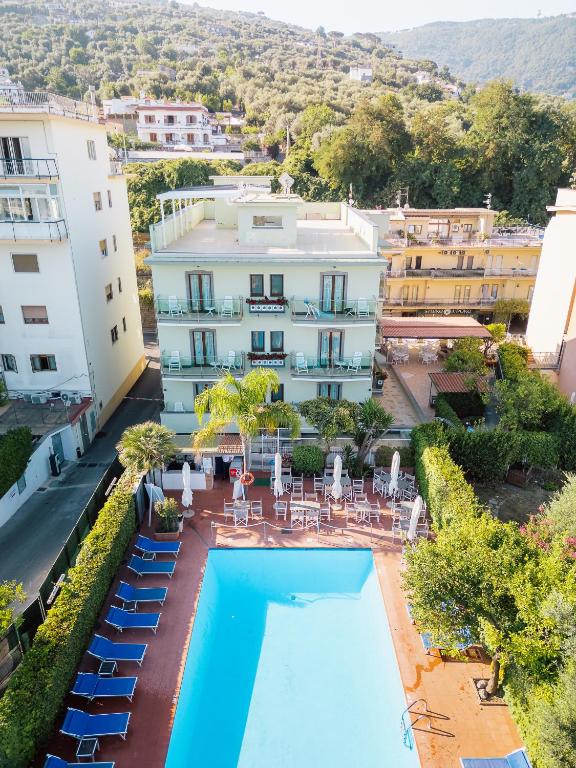 Bazén v ubytování Hotel Gardenia Sorrento, Ascend Hotel Collection nebo v jeho okolí