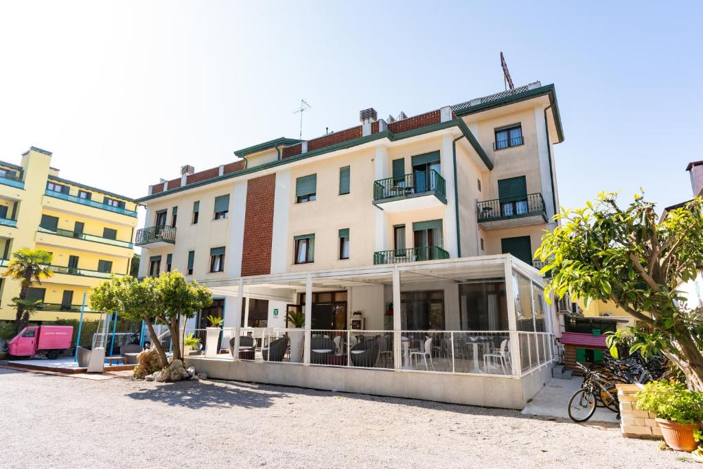 Budova, kde se hotel nachází