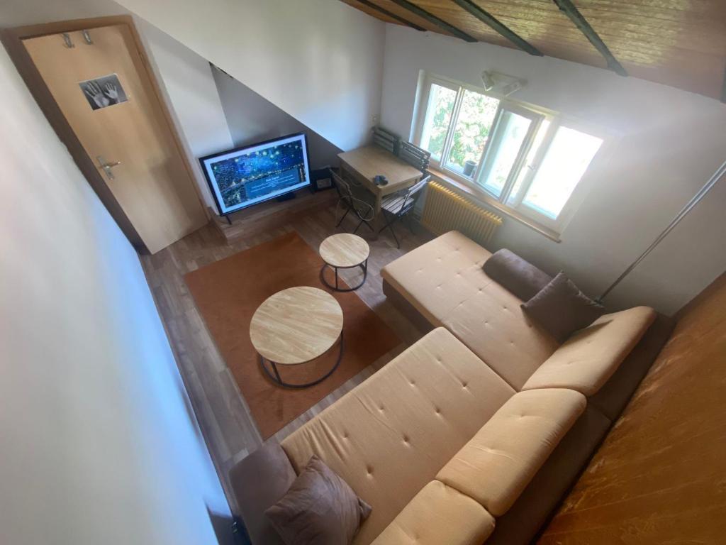 TV a/nebo společenská místnost v ubytování Ilir-home