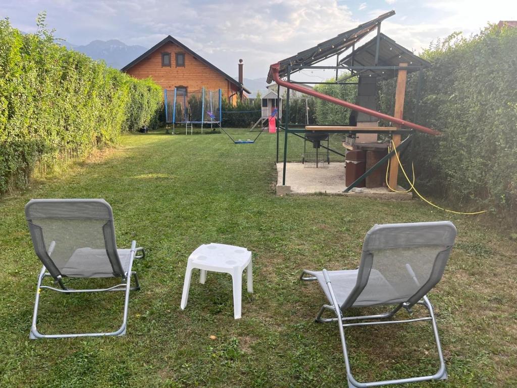 Κήπος έξω από το Casute la munte