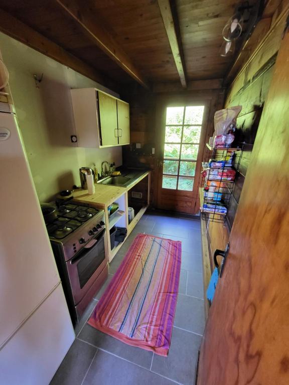 Kuchyň nebo kuchyňský kout v ubytování Chalet d'alpage avec vue incroyable