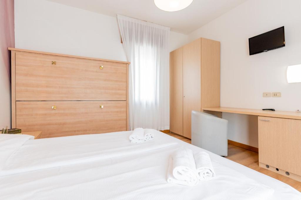 Hotel Regina - Quadruple Room With Balcony