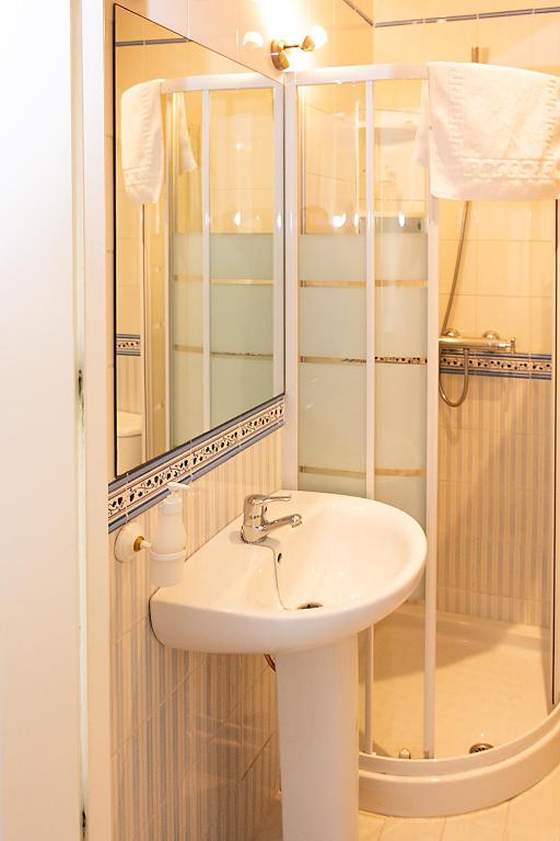 Zdjęcie z galerii obiektu Apartamento de Lujo en el Centro de Sevilla w Sewilli