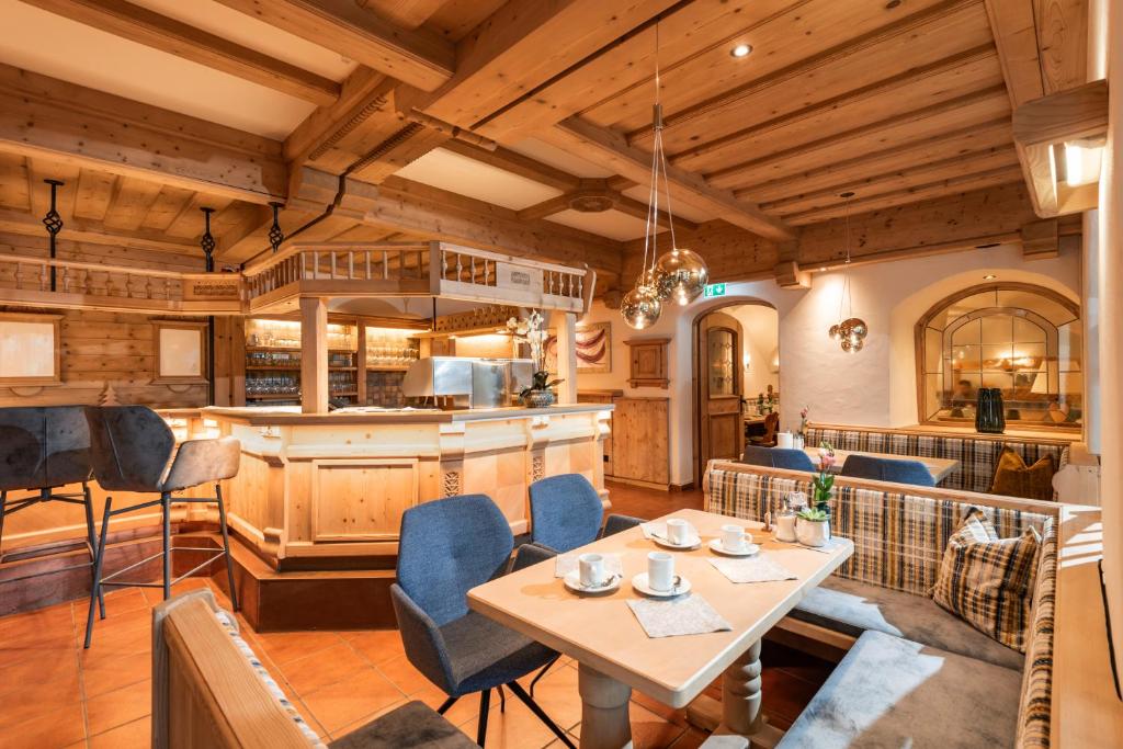 Posezení v ubytování Alpen Glück Hotel Unterm Rain garni