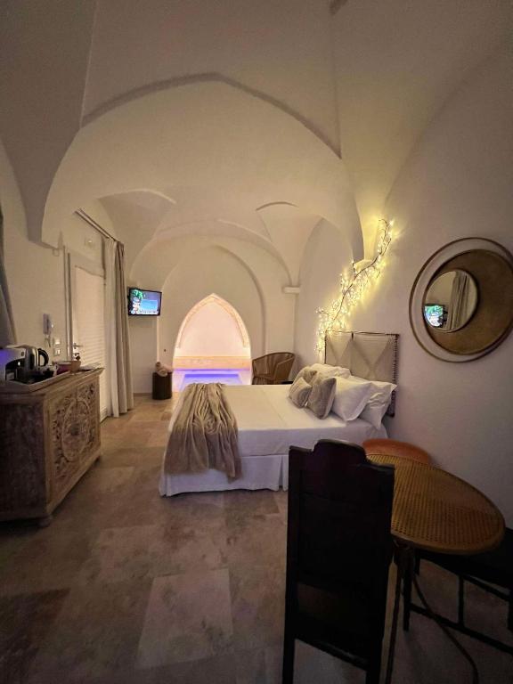 Zahra Superior Suite with private pool - Queen Room With Spa Bath