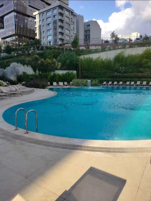 Bazén v ubytování Enjoy luxury 46 floor apt gym spa nebo v jeho okolí