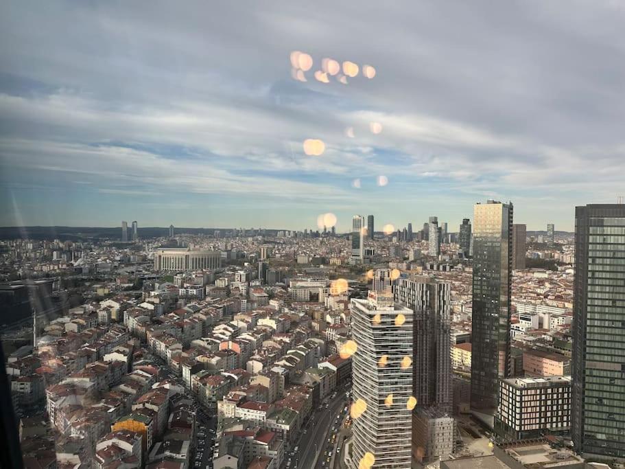 Nespecifikovaný výhled na destinaci Istanbul nebo výhled na město při pohledu z apartmánu