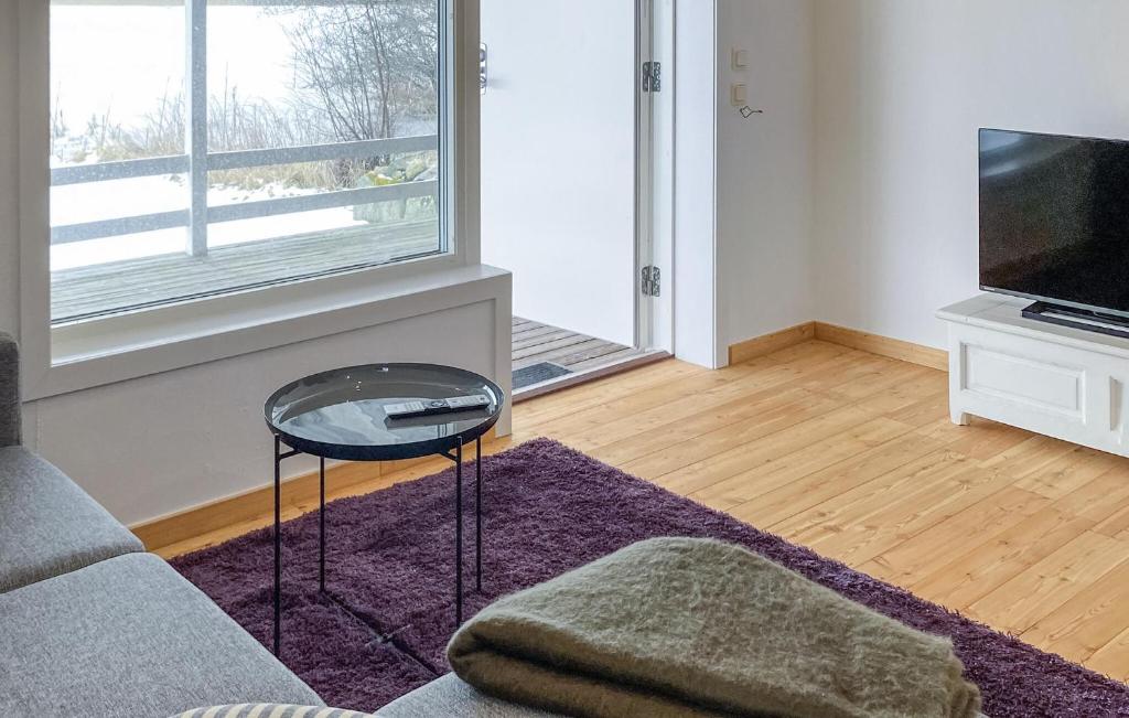 Beautiful Home In Ormaryd With Ethernet Internet - Casa De Vacaciones De Una Habitación