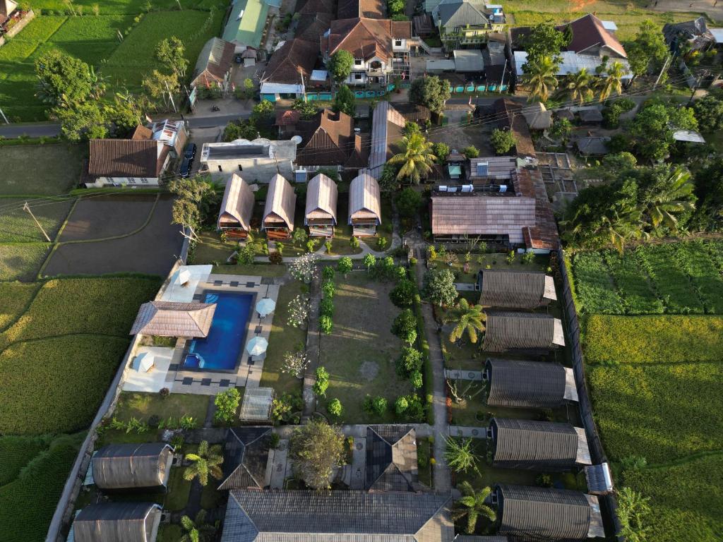 Letecký snímek ubytování Green Orry Inn Tetebatu