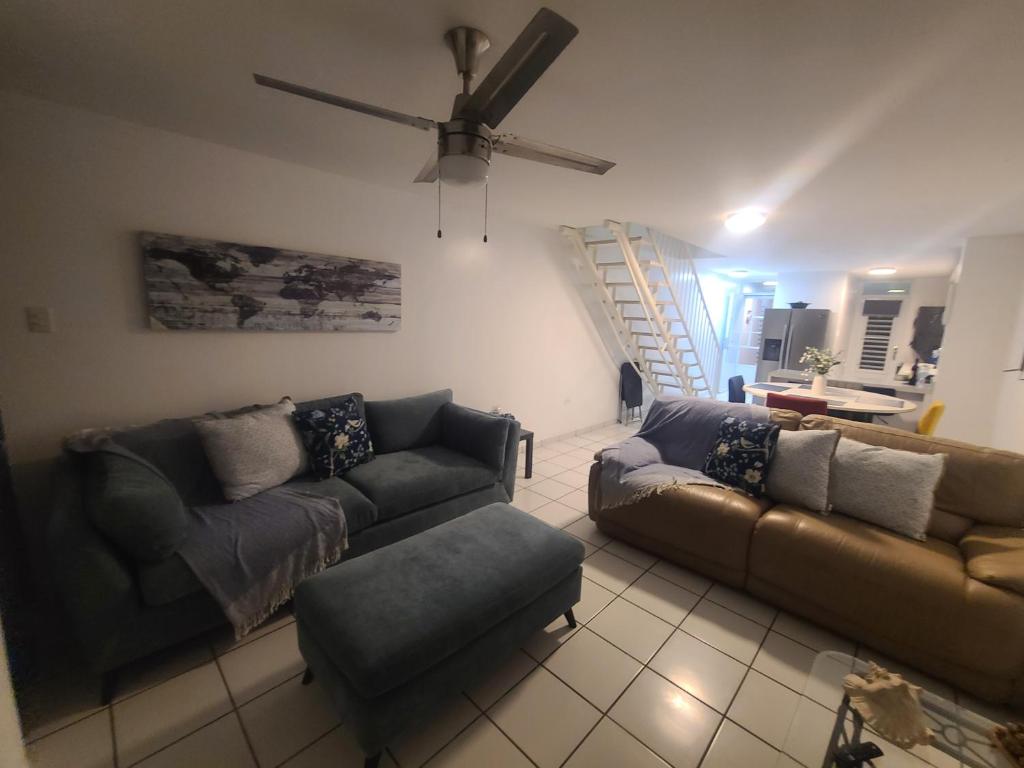 Posezení v ubytování Dorado Beach Condo