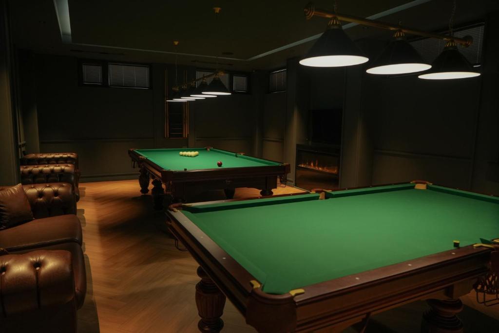 Biliár nebo kulečník v ubytování Eikon Apartments Abastumani
